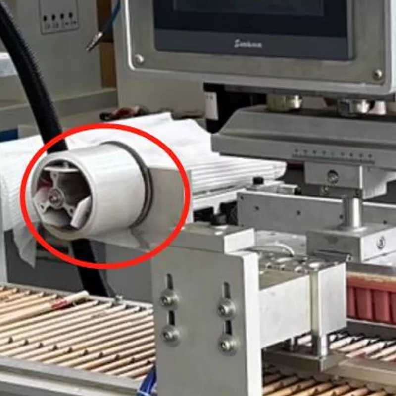 Auto pad cleaning device