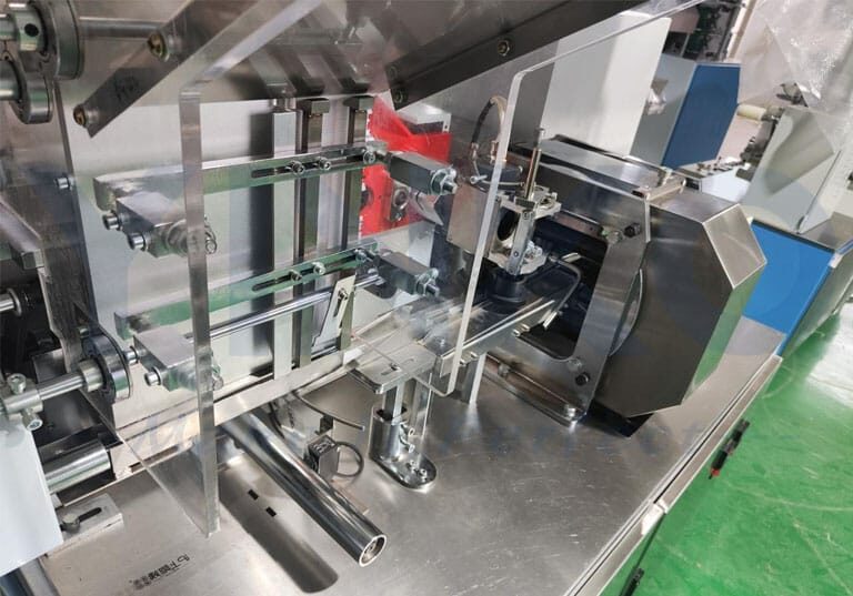 042 multiple straw wrapping machine feeding device