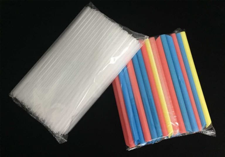 group straw packing